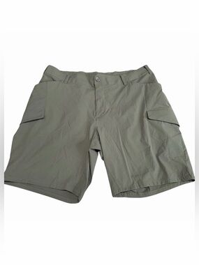 Lululemon Men's Cargo Shorts | Green | Size 38